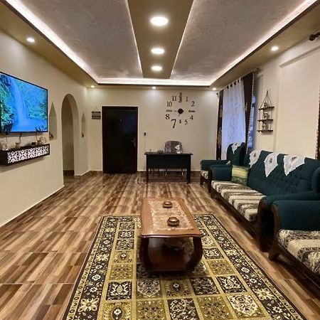 Ad Deir Guesthouse Вади Муса Екстериор снимка