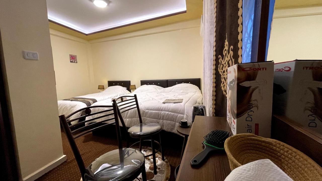 Ad Deir Guesthouse Вади Муса Екстериор снимка