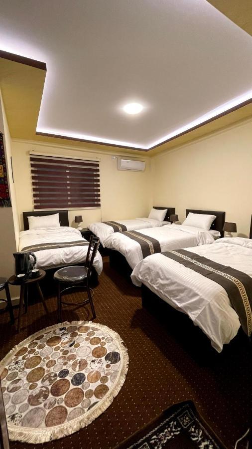 Ad Deir Guesthouse Вади Муса Екстериор снимка