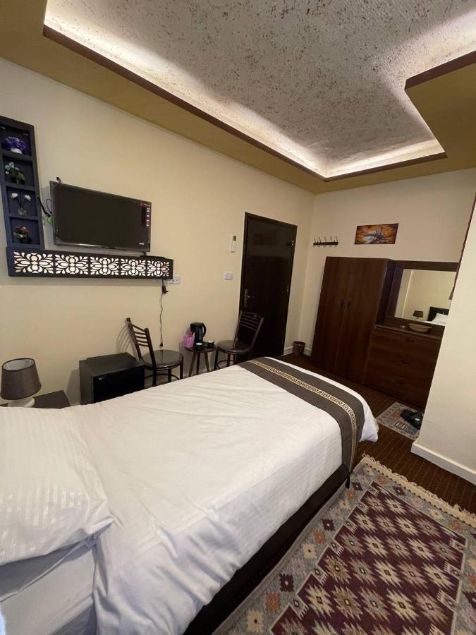 Ad Deir Guesthouse Вади Муса Екстериор снимка