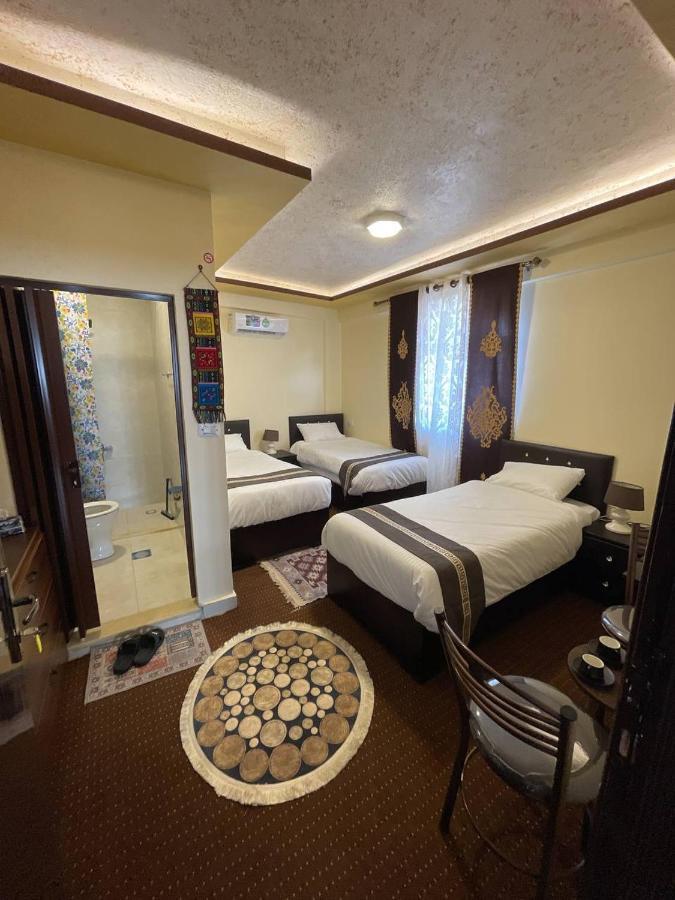 Ad Deir Guesthouse Вади Муса Екстериор снимка