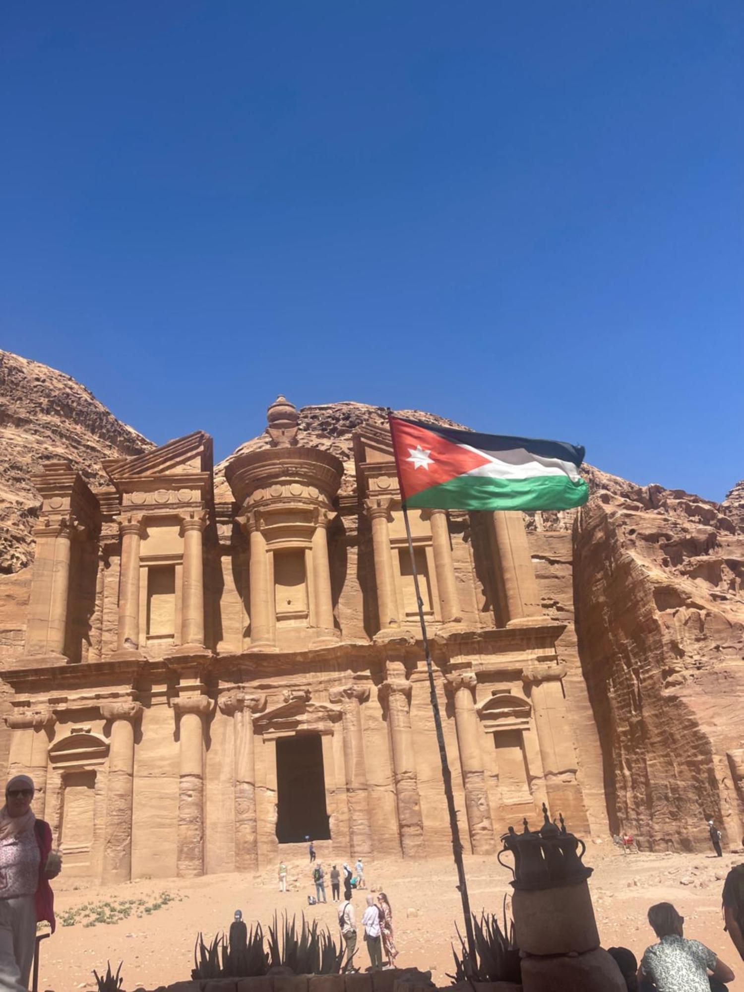Ad Deir Guesthouse Вади Муса Екстериор снимка